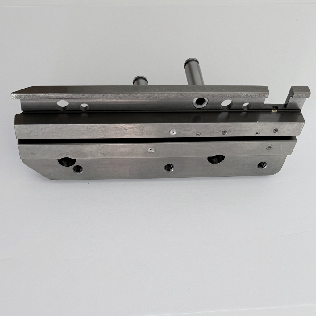 RAIL CENTRAJE L=161 1-1, 2,4